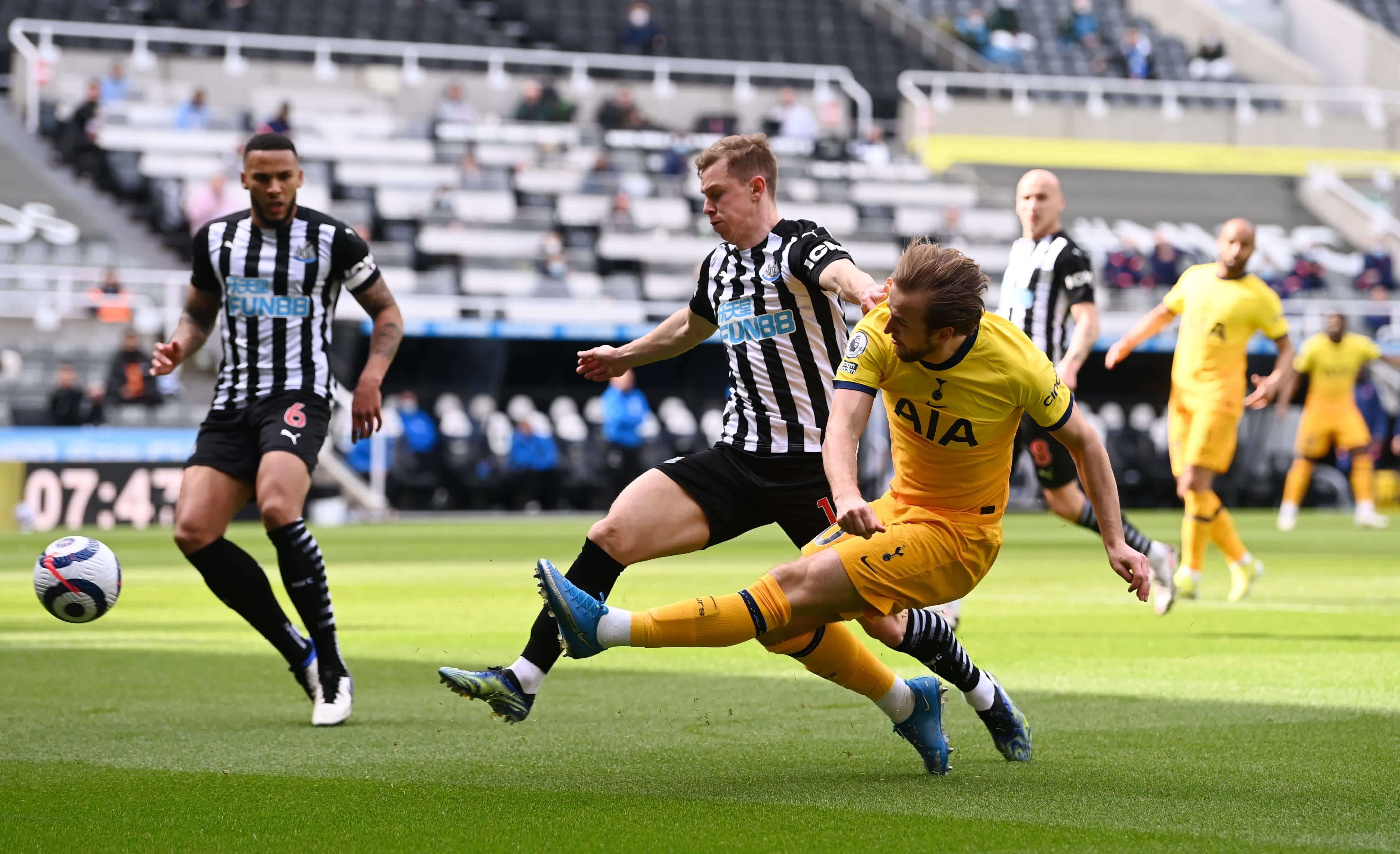 法甲第28輪巴黎聖日耳曼3-0波爾多 梅西中柱姆巴佩內馬爾破門.